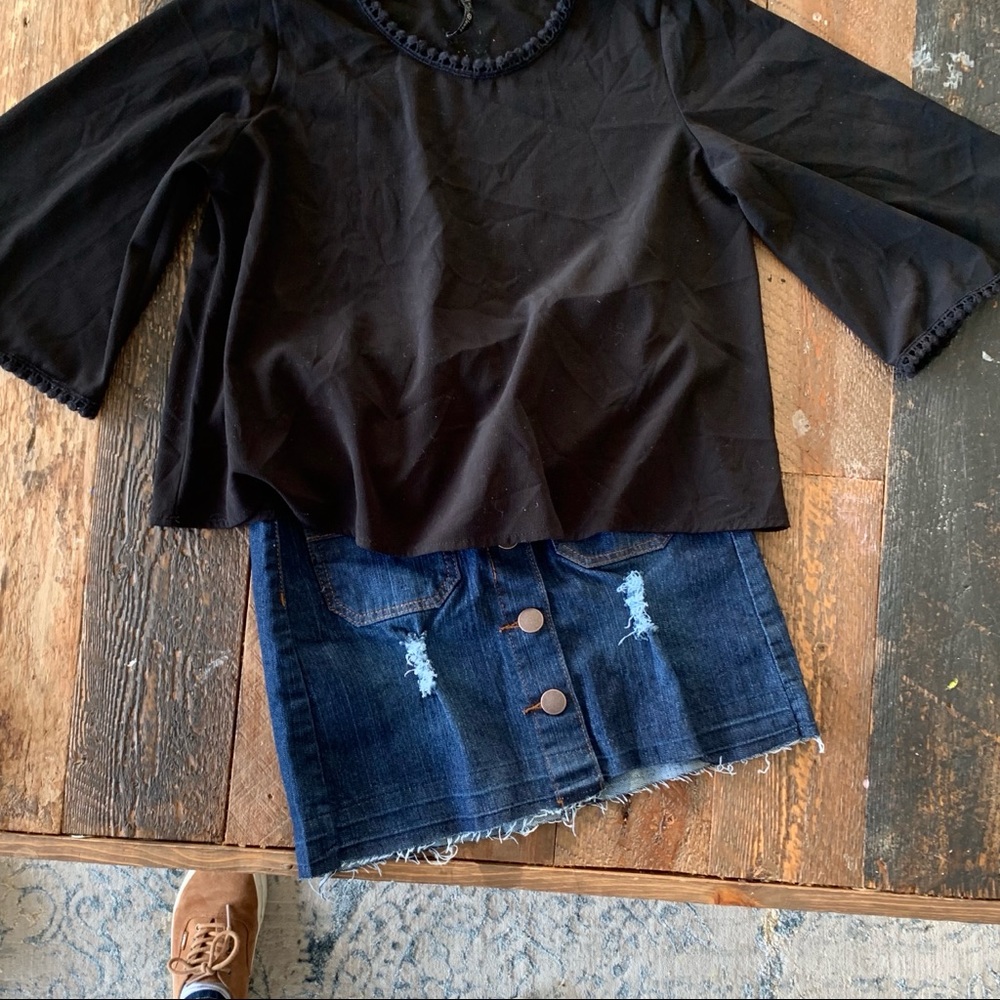 BLACK BLOUSE